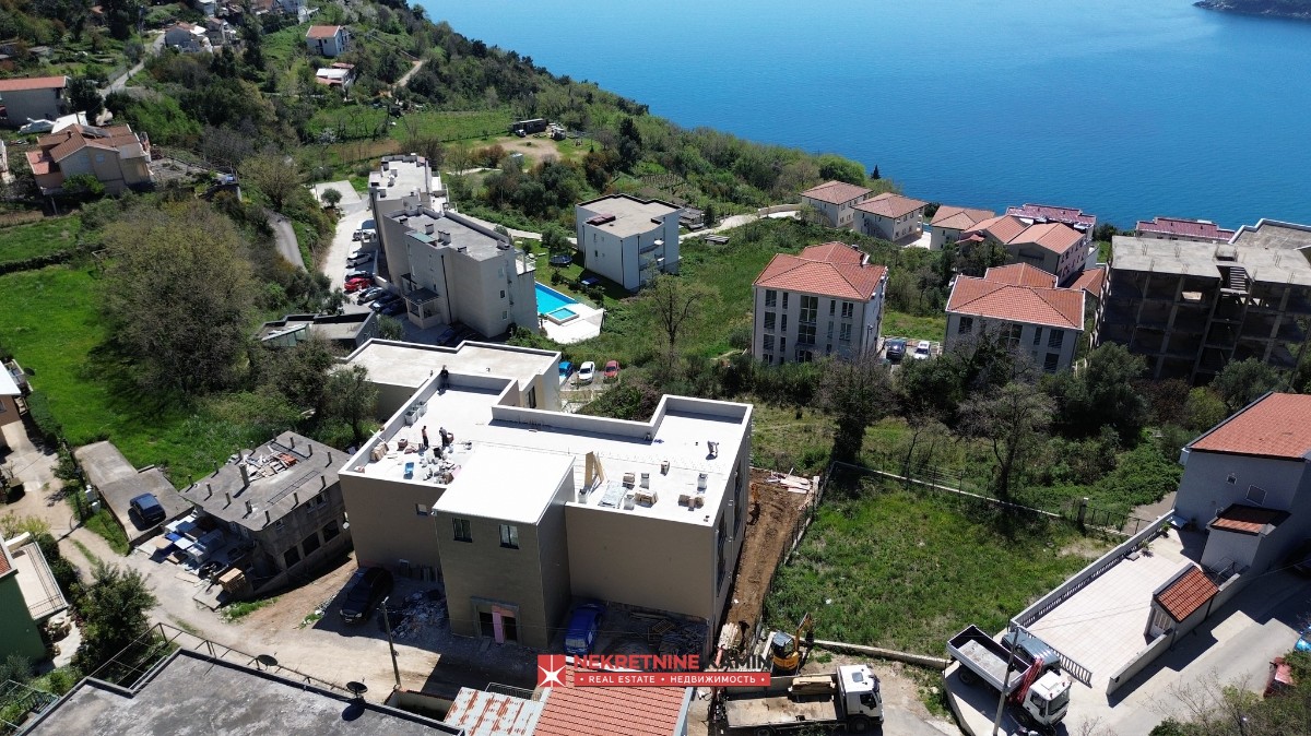 Mini Hotel with Pool, Roof Terrace and Sea View, Budva Area